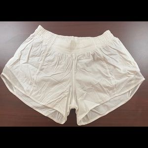 Lululemon White Hotty Hot Short 4in inseam